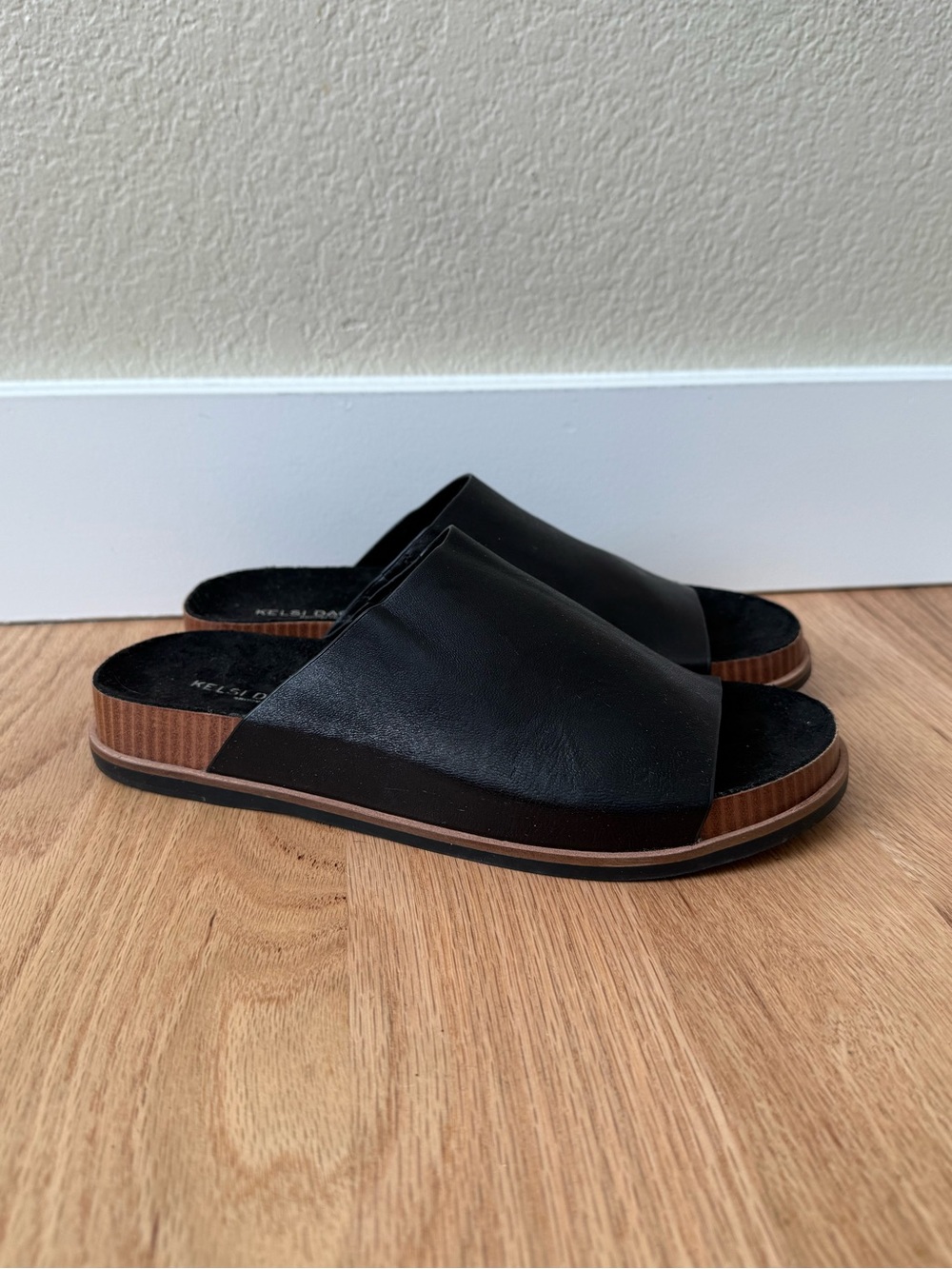 Kelsi Dagger $125 Black Squish Slide Sandal Minimalist Slip On Size 8
